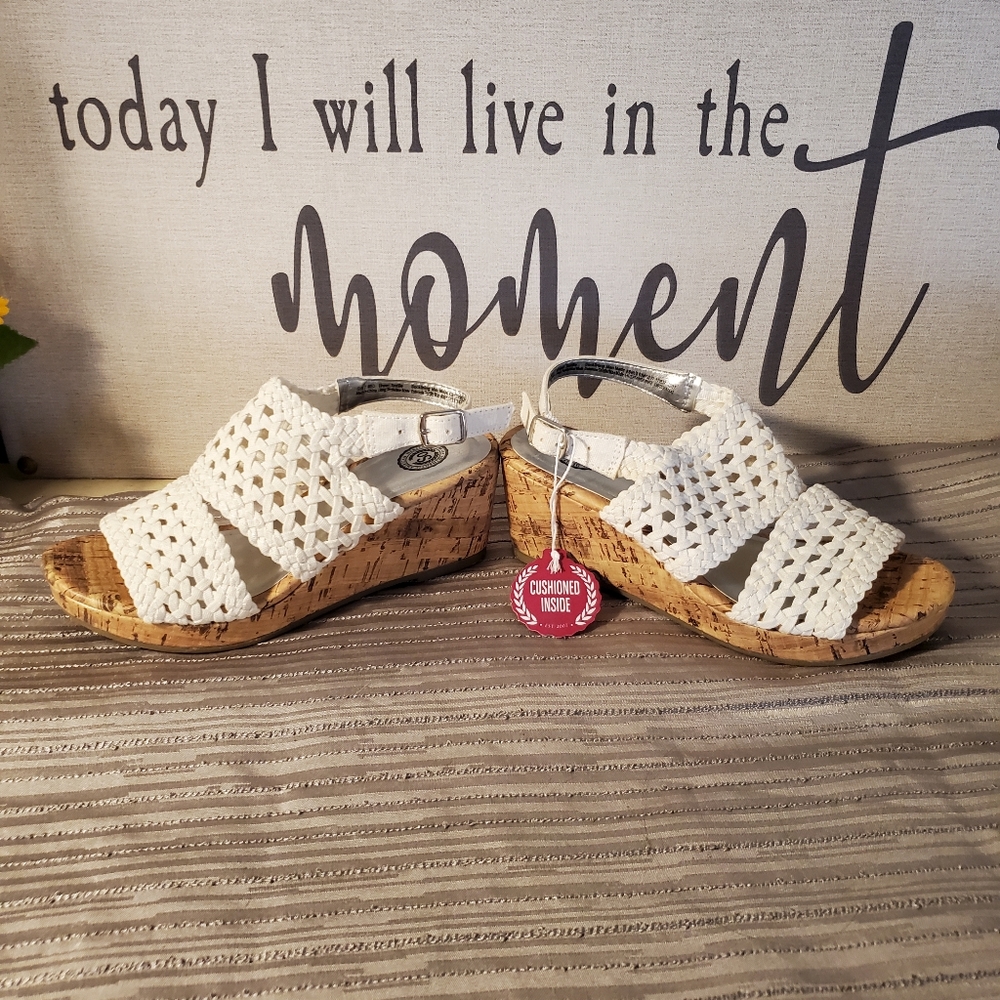 Girls casual wedges